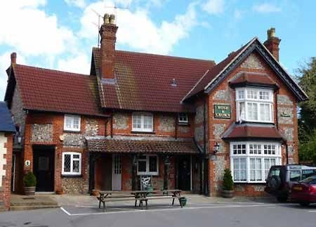 Отель The Rose & Crown Bulford Экстерьер фото
