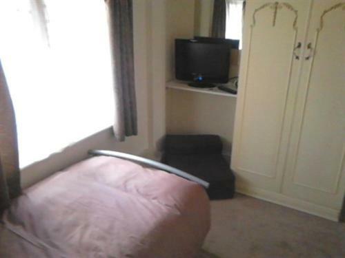 Отель The Rose & Crown Bulford Экстерьер фото